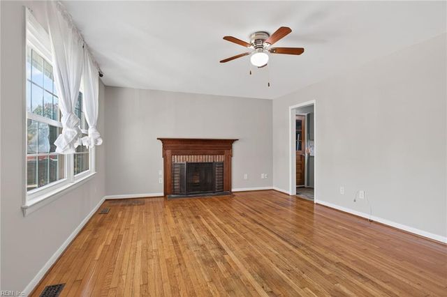 107 Glenn CIR, Williamsburg, VA 23185