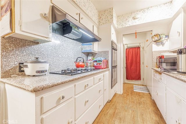 8523 & 8521 Lindley Avenue, Northridge, CA 91325