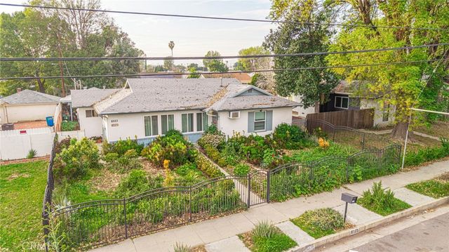 8523 & 8521 Lindley Avenue, Northridge, CA 91325