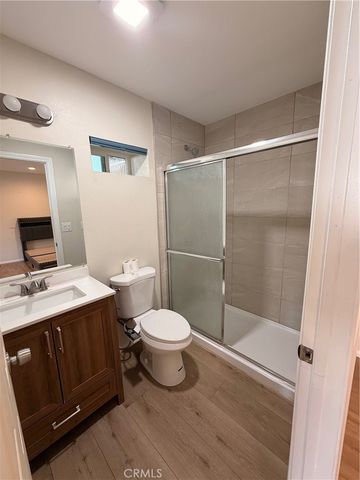 8523 & 8521 Lindley Avenue, Northridge, CA 91325