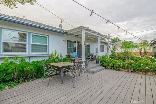 8523 & 8521 Lindley Avenue, Northridge, CA 91325