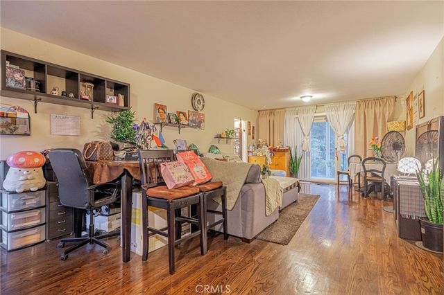 8523 & 8521 Lindley Avenue, Northridge, CA 91325