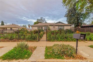 8523 & 8521 Lindley Avenue, Northridge, CA 91325