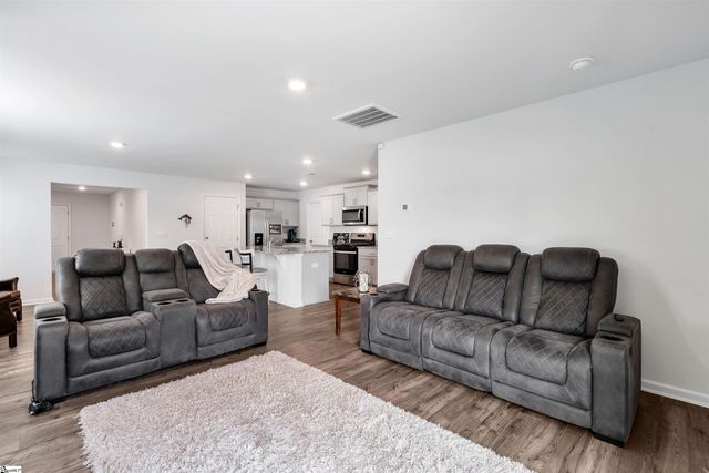 1808 Bridle Lane, Roebuck, SC 29376