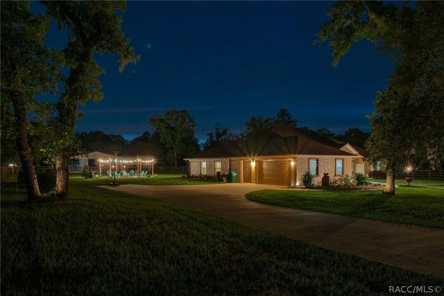 2402 N Stampede Drive, Beverly Hills, FL 34465