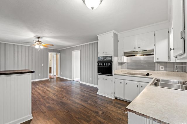 1102 Myrtle St., Mullins, SC 29574
