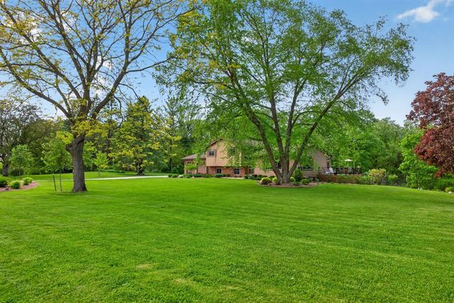 5633 Saint Mary Drive NW, Rochester, MN 55901