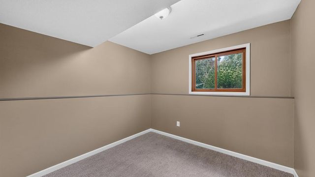 5633 Saint Mary Drive NW, Rochester, MN 55901