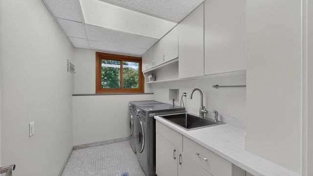 5633 Saint Mary Drive NW, Rochester, MN 55901