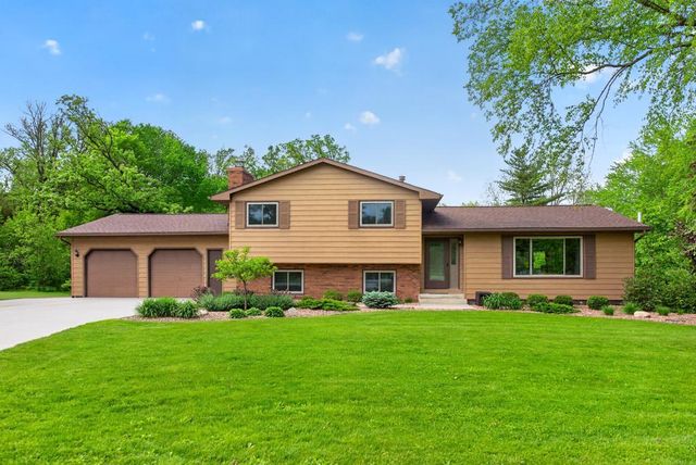 5633 Saint Mary Drive NW, Rochester, MN 55901
