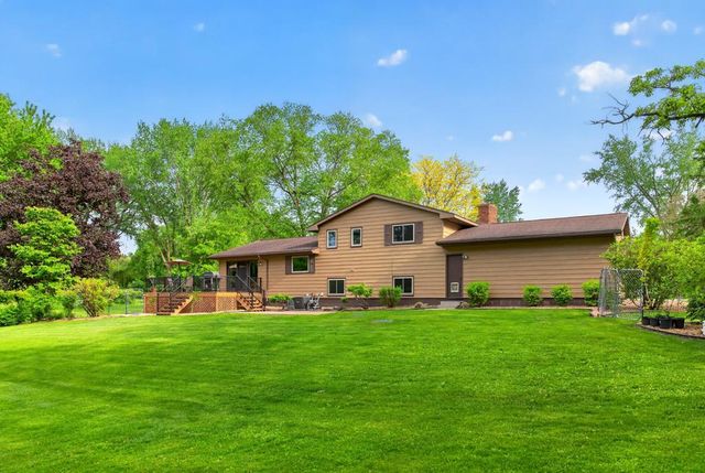 5633 Saint Mary Drive NW, Rochester, MN 55901