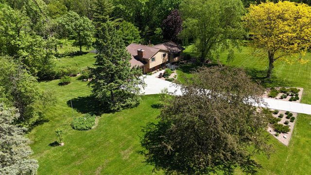 5633 Saint Mary Drive NW, Rochester, MN 55901