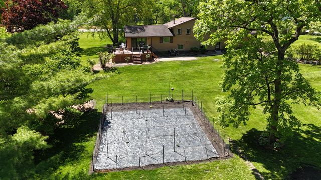 5633 Saint Mary Drive NW, Rochester, MN 55901