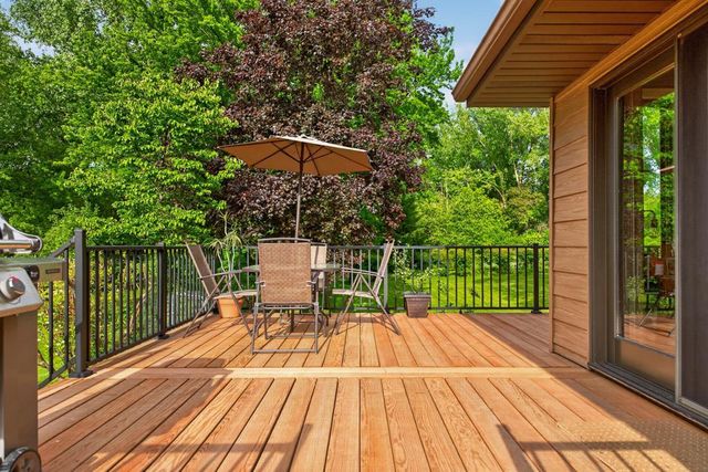 5633 Saint Mary Drive NW, Rochester, MN 55901