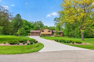 5633 Saint Mary Drive NW, Rochester, MN 55901