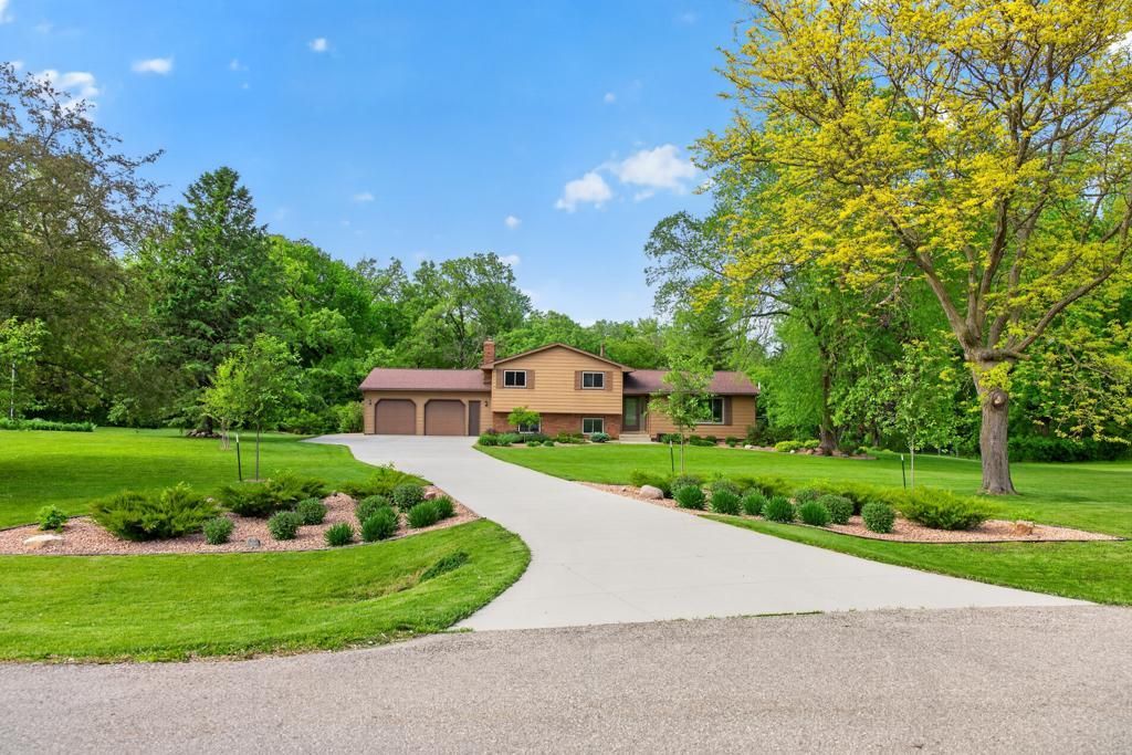 5633 Saint Mary Drive NW, Rochester, MN 55901