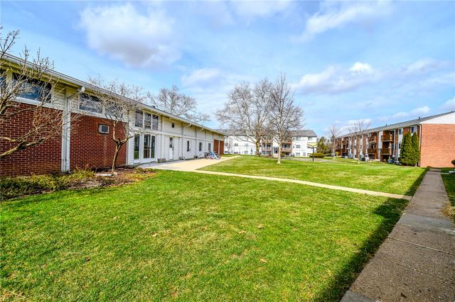 5655 E Coach Drive I, Kettering, OH 45440