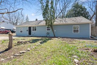 615 W Hodge Avenue, Lansing, MI 48910