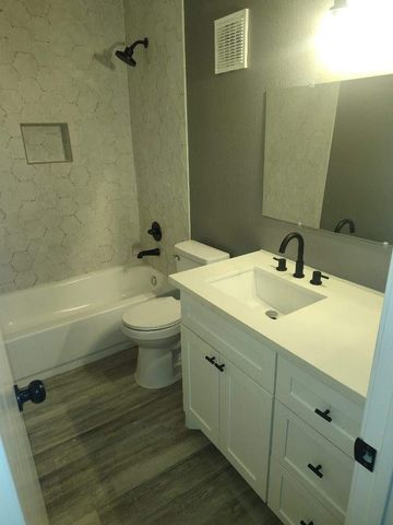 2687 Gessner Road 702, Houston, TX 77080