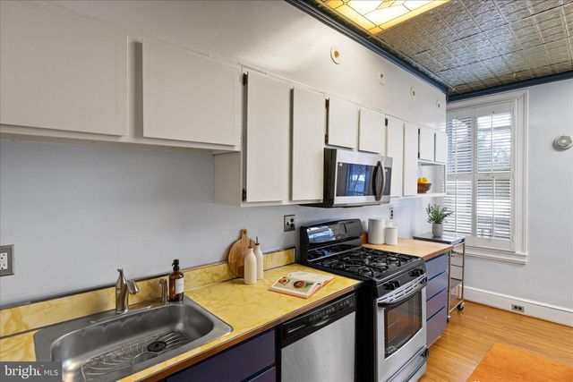 140 11TH ST NE, Washington, DC 20002