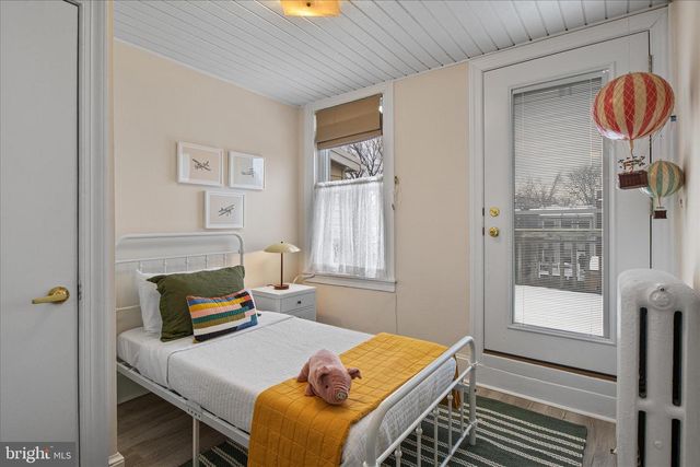 140 11TH ST NE, Washington, DC 20002