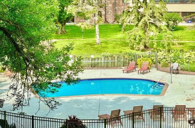 7510 Cahill Road 214B, Edina, MN 55439