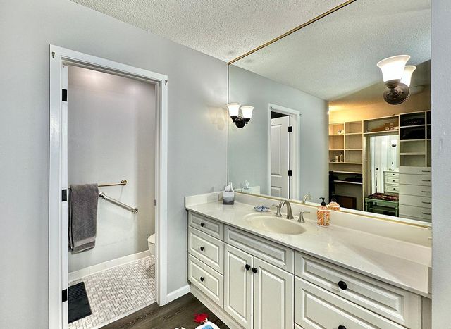 7510 Cahill Road 214B, Edina, MN 55439