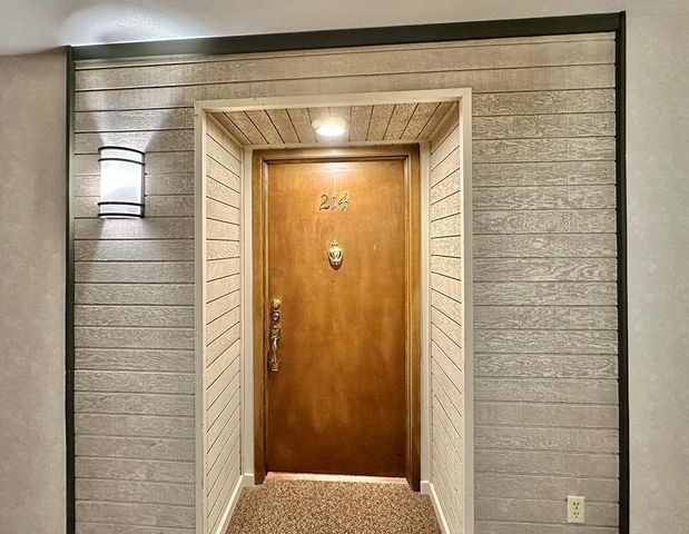 7510 Cahill Road 214B, Edina, MN 55439