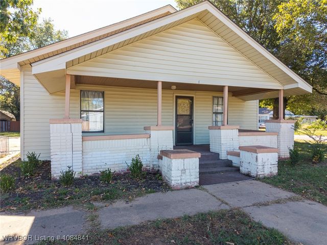 504 E Choctaw Avenue, Sallisaw, OK 74955