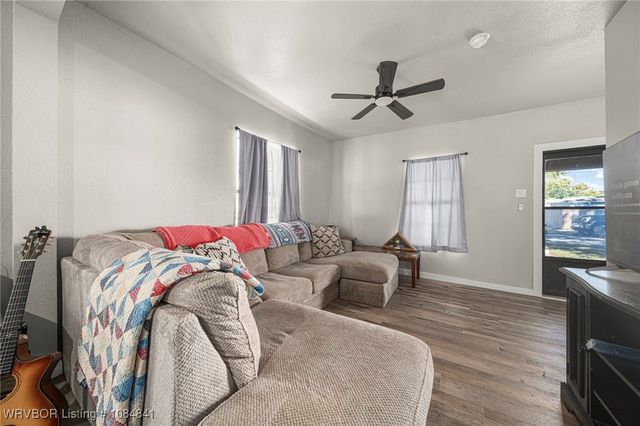 504 E Choctaw Avenue, Sallisaw, OK 74955