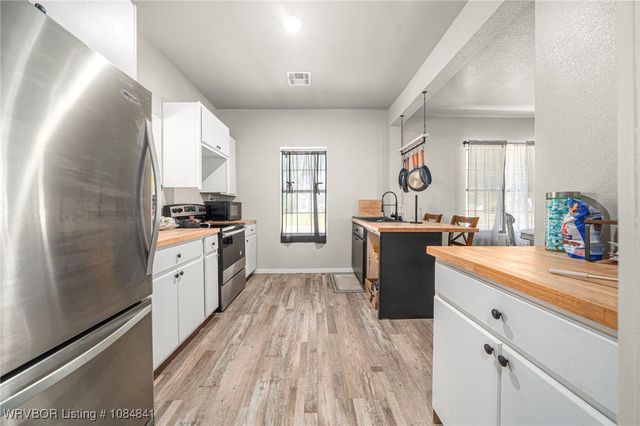 504 E Choctaw Avenue, Sallisaw, OK 74955