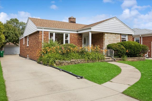 1307 Hull Avenue, Westchester, IL 60154