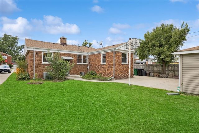 1307 Hull Avenue, Westchester, IL 60154