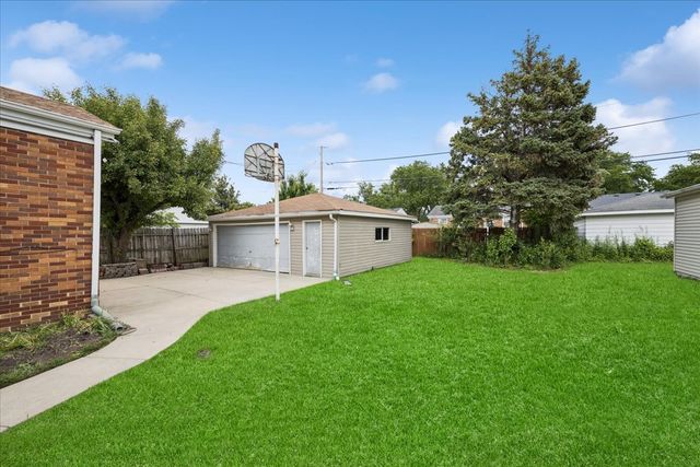 1307 Hull Avenue, Westchester, IL 60154