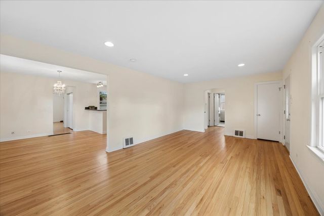 1307 Hull Avenue, Westchester, IL 60154