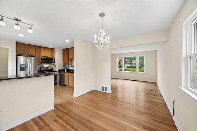 1307 Hull Avenue, Westchester, IL 60154