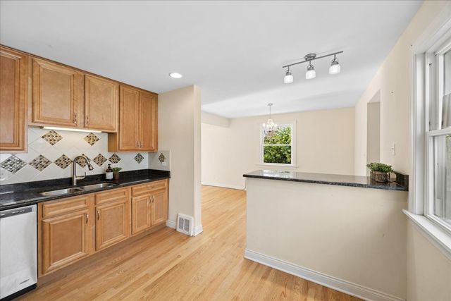 1307 Hull Avenue, Westchester, IL 60154