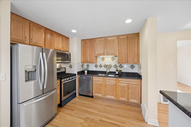 1307 Hull Avenue, Westchester, IL 60154