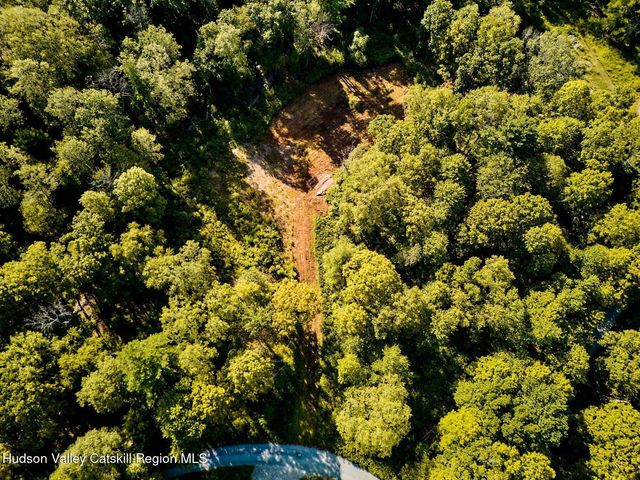 60 Stone Wall Path, Milan, NY 12571