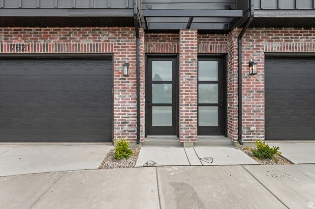 7649 S 300 E, Sandy, UT 84047