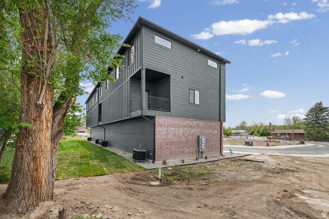 7649 S 300 E, Sandy, UT 84047