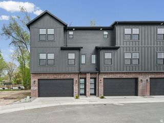 7649 S 300 E, Sandy, UT 84047