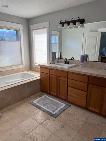 3730 Aberdeen St S, Salem, OR 97302