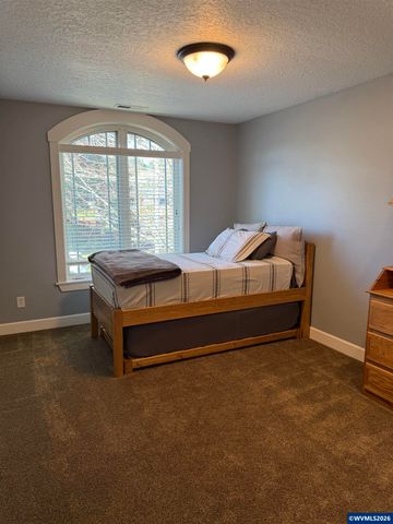 3730 Aberdeen St S, Salem, OR 97302