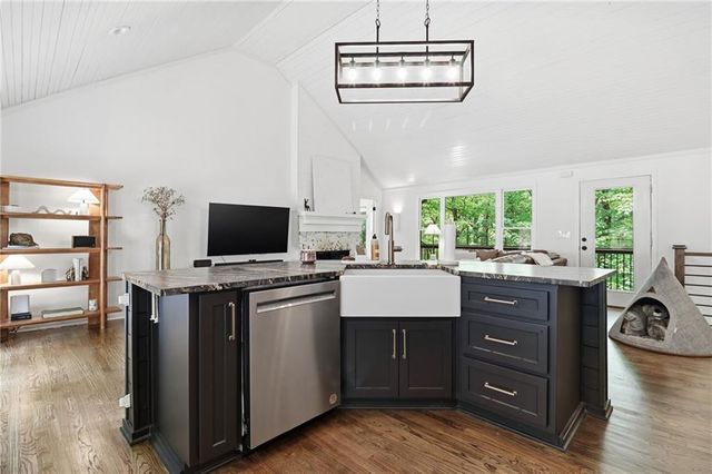 648 Bellflower Drive, Big Canoe, GA 30143