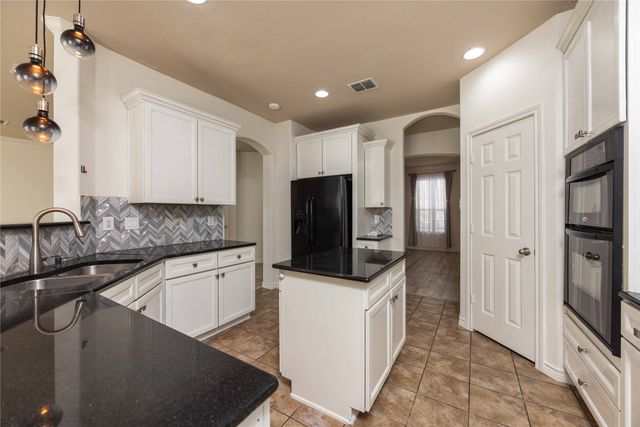 1125 Annalea Cove Drive, Lewisville, TX 75056