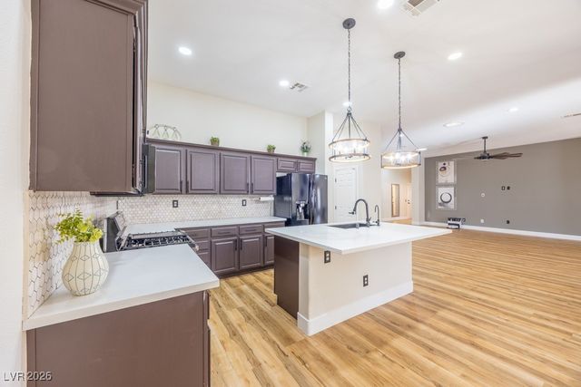 8217 Cabin Springs Avenue, Las Vegas, NV 89131