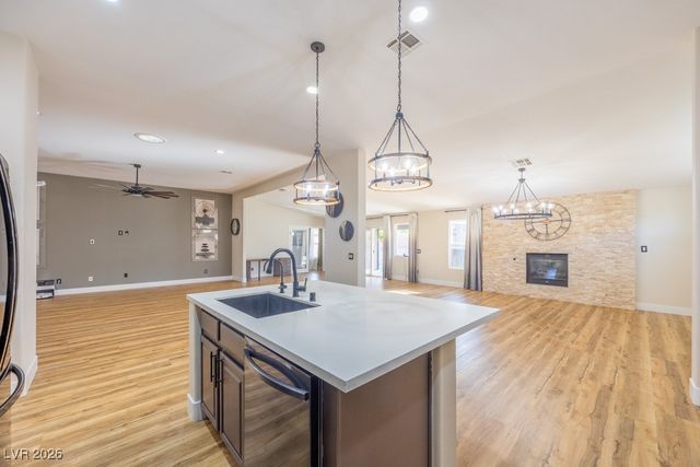 8217 Cabin Springs Avenue, Las Vegas, NV 89131