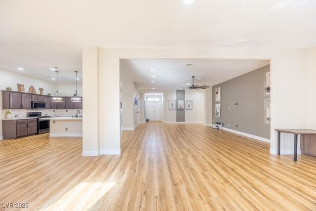 8217 Cabin Springs Avenue, Las Vegas, NV 89131