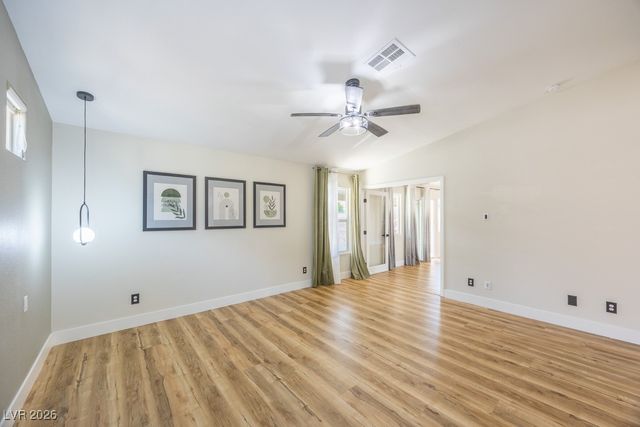 8217 Cabin Springs Avenue, Las Vegas, NV 89131